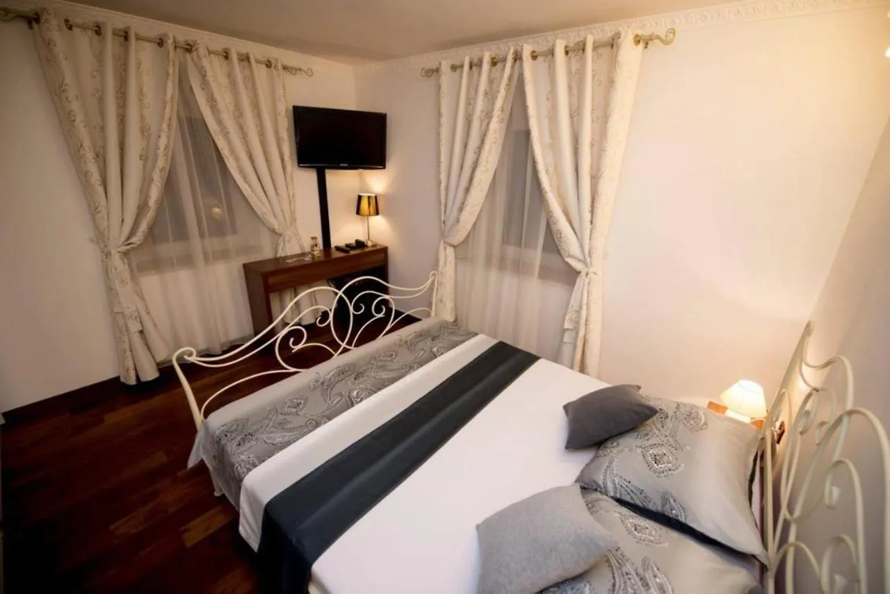 Impeccable 1-Bed Apartment In Center Of Split