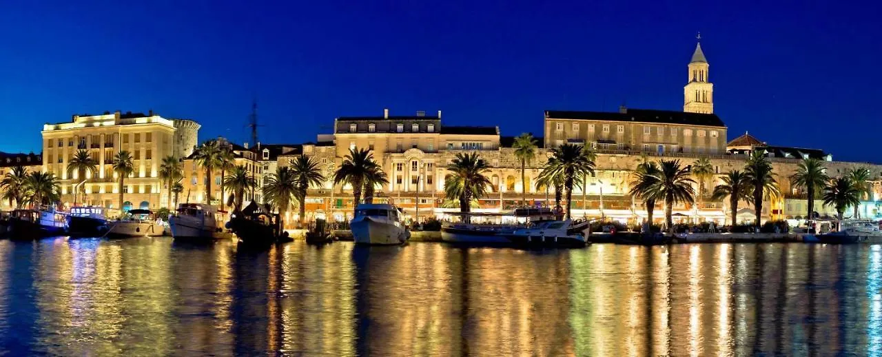 Impeccable 1-Bed Apartment In Center Of Split