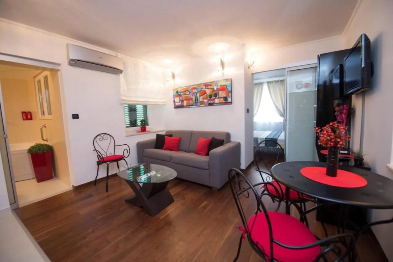 Impeccable 1-Bed Apartment In Center Of Split location